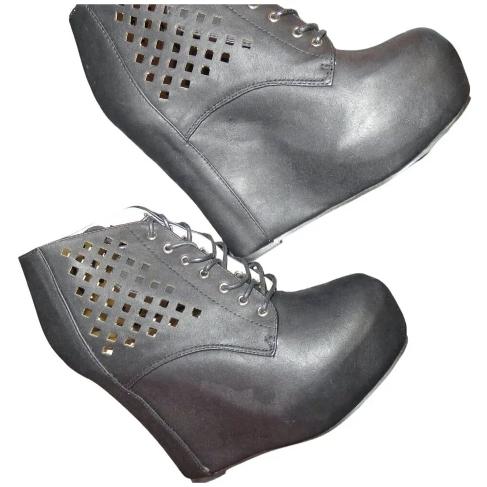 Chase & Chloe Perforated Black Vegan Leather Platform Wedges size 8 brand new